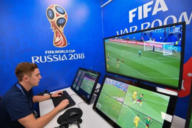 Chính thức công nghệ VAR được áp dụng bắt đầu từ World Cup 2018